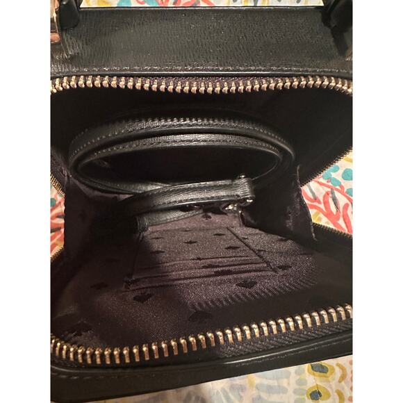 NWOT Disney X Kate Spade New York Minnie Mouse Daisy Vanity Crossbody Bag - Picture 7 of 9